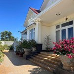 Bán biệt thự sân vườn đường nhánh trần phú