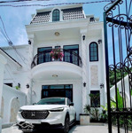 Nhà 2 tầng full nội thất xịn xò thiết kế theo phong cách tân cổ điển