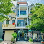 Nhà 2 lầu mẫu mới 100%, thuận an. bình dương