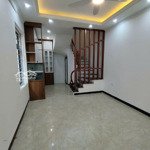 đống đa7.8 tỷ, dt sổ 30m2, 5 tầng, 3 ngủ, cạnh trường đại học thuỷ lợi, cách 50m ra mặt phố tây sơn