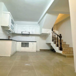 7.7 tỷ, dt sổ 63.4m2, mt 4.72m, 3 tầng, 3 ngủ rộng, ngõ 678 la thành, ba đình, phù hợp xây ccmn