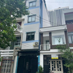 Toà nhà 5 tầng, 7 căn hộ, dòng tiền thuê 20 triệu một tháng. phố tây phường lộc thọ nha trang