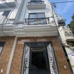 _căn góc 2 mặt thoáng xây mới 4,5 tầng nhà ngay gần bến xe yên ngĩa 3km giá 3,53 tỷ
