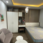 Cho thuê căn hộ dịch vụ full đồ tại ngõ 193 trích sài. ban công view hồ cực thoáng. chỉ 6tr