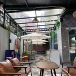 Cho thuê nhà mặt phố chùa láng. vị trí đẹp. phù hợp: cafe sách, photobooth, livestream studio