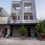 Bán nhà lầu 4x18 hoàn công 4 tầng giá 4tỷ2 kdc mai thị non trung tâm thị trấn bến lức