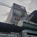 Bán nhà 3 tầng, gần cầu vượt linh xuân, dt 64m2, ngang 4m, linh xuân, thủ đức giá chỉ 4 tỷ còn tl