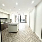 Anh đồng nghiệp nhờ bán hộ căn 8 tầng toà vp phố nguyễn thị định ô tô tránh.