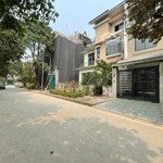 Bán bt xuân phương, view đẹp nhất khu, 3 mặt thoáng 180m2 chỉ 32 tỷ