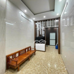 Chủ bán gấp nhà trung tâm đống đa 30m-3 tầng -ngõ 3 gác- thông- nông đủ công năng tặng nội thất ở