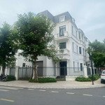 Tôi cần bán căn bt góc đẹp nhất dự án còn sót lại. khu mở kinh doanh. 254m2 giá 47,5 tỷ. sổ cầm tay