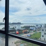 Bán căn 2pn lầu vừa view sông hướng đông nam mát mẻ, diện tích 80m2, view đẹp