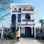 Bán biệt thự 200m2 gần công viên và bệnh viện đa khoa giá chỉ 13 tỷ