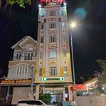 Khách sạn 19 phòng. thu nhập 200 triệu. giá 17 tỷ hơn
