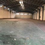 Cho thuê kho xưởng mặt tiền kinh doanh đa ngành, dt 20x70m gần ủy ban quận tân phú