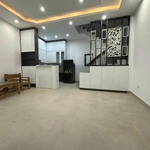 Bán nhà phố kim mã dt 32m2 5 tầng sổ vuông đẹp