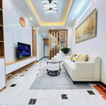 Nhà phú lương hà đông chỉ việc sách va li về ở liền chính chủ cần bán
giá:4,4 tỷ (có thương lượng)