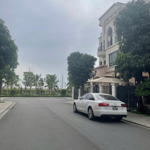 Biệt thự tứ lập để ở. ngay cạnh 2 công viên vinhomes ocean park 2 gía chỉ có 15,5 tỷ .