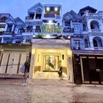 Chính chủ bán nhà đẹp vào ở ngay full nội thất đường huỳnh tấn phát 4,3x19m giá 8 tỷ 890 triệu tl.