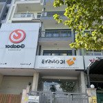Cho thuê nhà phố 5x20m mặt tiền đ. d4 kdc himlam quận 7 kết cấu vp, có tm giá: 65tr lh: 0931353298