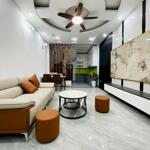 Phố vĩnh hưng - nhà đẹp ở luôn - sân để xe sạch sẽ - gần phố, gần ô tô