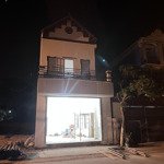 Cho thuê nhà 2 tầng mặt tiền trục chính xã đại tự