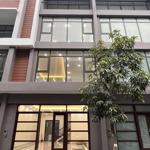 Cho thuê lk tại the crown - vinhomes
ocean park 3, 18 triệu, 78m2 x 5 tầng(có thang máy)