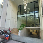 Bán nhà mặt phố xã đàn, đống đa, 130m2, 85 tỷ, view đẹp, nhiều tiện ích