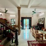 Chính chủ cần tiền bán gấp đất tặng nhà 52m2 mặt 8m 3tầng đường 3 ô tô tránh kd luôn