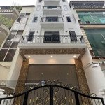 Tôi cho thuê nhà phân lô lê văn lương vị trí kd đỉnh, dt 65m* 5 tầng, ô tô vào nhà, đỗ cửa. 24tr/th