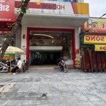 Tòa 8 tầng (có hầm) vp thông sàn, dt 1.5 tỷ/tháng, 85m2, mt 6.9m, thông sàn