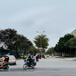 Chính chủ bán nhà đỗ nhuận dt 251m2, mt 19.7m, vỉa hè, kinh doanh sầm uất