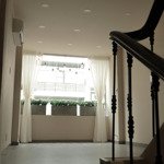 Hot! nhà mặt tiền đẹp ngay tại khu sang "phố váy cưới" hồ văn huê, pn. nhà 3 tầng rất rẻ chỉ 8 tỷ