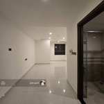 Studio millennium q4 nhà trống giá rẻ 9tr5 32m2 0339587259 em hải.