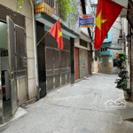 Bán nhà ngõ chợ khâm thiên thông sang trung phụng - trung tâm đống đa - trước nhà 3 gác đua nhau .