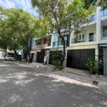 Cần bán gấp nhà mặt tiền khu tân phong quận 7 - vị trí đẹp - nhà 4 tầng - có hầm - giá: 15,6 tỷ