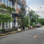 Bán nhà mặt tiền đường số sát công viên khu bình phú 2 ( 4 x 16 ) 4 tầng tặng full nội thất.