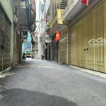 Bán nhà tôn thất tùng , dt 52m2, mt 4.5m, ngõ thông, oto tránh, vị trí vàng, giá chỉ 15 tỷ 2