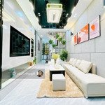 Chỉ hơn 8 tỷ có ngay căn nhà mới 6 tầng thang máy ở phố yên hòa, cầu giấy, 30m2 kinh doanh tiện ích