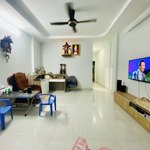 Chủ cần bán gấp để đi nước ngoài, căn nằm tại nguyễn đình chiểu, p4, phú nhuận. giá 4.273 tỷ, shr.