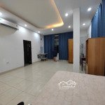 Cho thuê phòng khép kín 35m2 giá 4tr có thang máy.