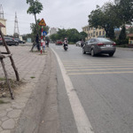 Anh trai chuyển công tác cần bán g-ấ-p nhà mới 5tầng ở luôn- trung tâm quận hà đông.