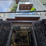 Nhà ngộp !!! cần bán gấp thiết kế sang trọng nhà còn mới 98%