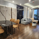 (chính chủ) bán căn góc đông nam 3pn - 2wc 150m2, nhà đẹp, view hồ, có sổ đỏ. giá 16 tỷ 93 láng hạ