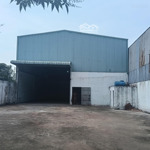 Bán hoặc cho thuê kho, nhà xưởng 680m2 có kênh nước mặt tiền sau tại xã phạm văn hai, bình chánh