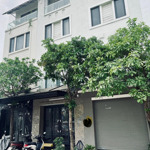 Chủ nhà chú hùng chuyển về quê nên gưi bán căn biệt thự 60m2 giá 15ty( nhà 2 mặt thoáng)