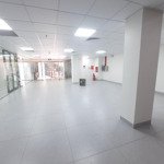 Cho thuê nhà mặt phố ngọc hà cạnh lăng bác, dt 210m² x 2t, mt 6m, riêng biệt, thông sàn