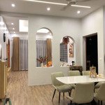 âu cơ lô góc, hai mặt tiền, ô tô tránh nhau, biệt thự đẳng cấp thượng lưu. 90m2, 31 tỷ.