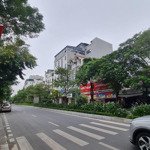 Bán nhà lạc long quân, 260m2, 3t, mt 6.5m, ôtô vào nhà, gần phố, ngõ thông, kinh doanh, xây chdv