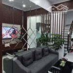 Nguyễn cao, hai bà trưng. dt 25m2 x 4 tầng, giá 5,5 tỷ. ngõ thông kinh doanh, gần ô tô.